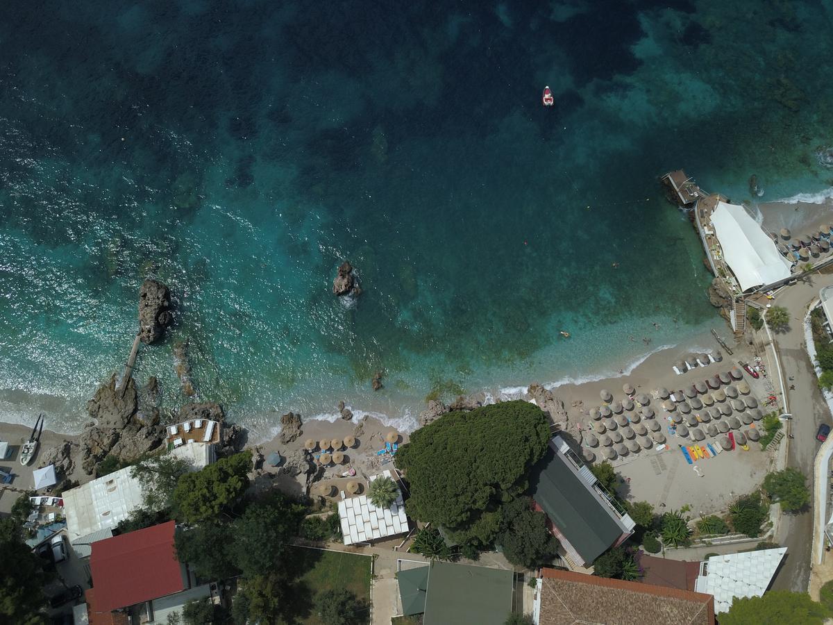 Augustus Hotel Dhërmi Buitenkant foto